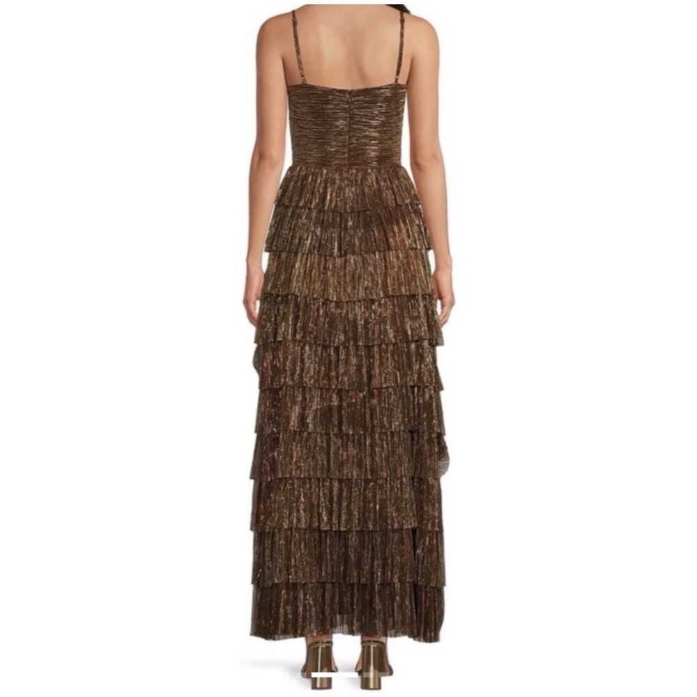 Gianni Bini Grace Metallic Plisse Sweetheart Neck Tiered Dress. Sizes: 10, 12 - Picture 2 of 9